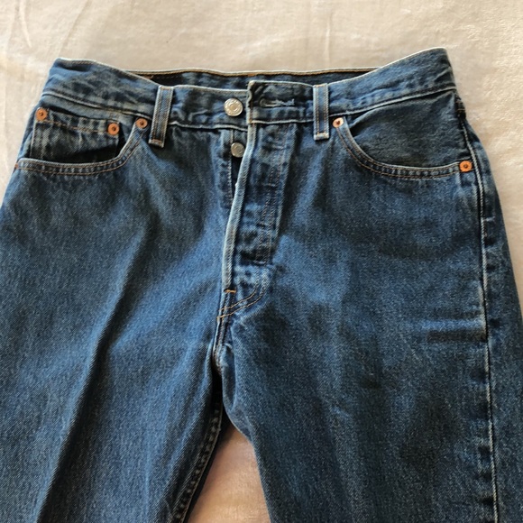 💖 Vintage Ladies Levi’s 501 Button Fly Jeans Size 30/30 - Picture 8 of 13